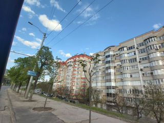 Apartament cu 2 camere, 76 m², Centru, Chișinău foto 1