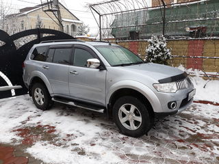 Mitsubishi Pajero foto 6