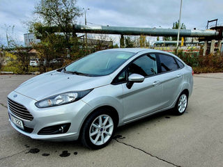 Ford Fiesta foto 5