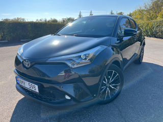 Toyota C-HR foto 2