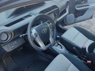 Toyota Prius c foto 5