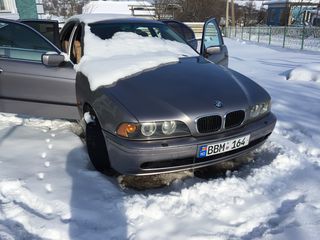 BMW 5 Series foto 1