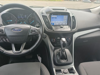 Ford Kuga foto 2