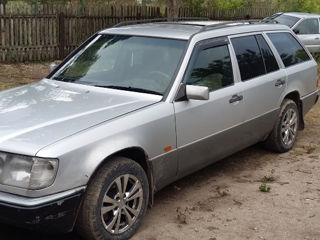 Mercedes E-Class foto 2