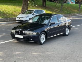 BMW 5 Series foto 4