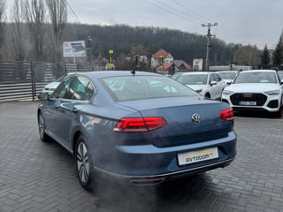 Volkswagen Passat foto 4