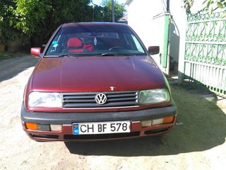 Volkswagen Vento foto 1