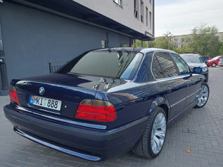 BMW 7 Series foto 3