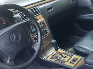 Mercedes E-Class foto 3