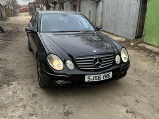 Mercedes E-Class foto 2