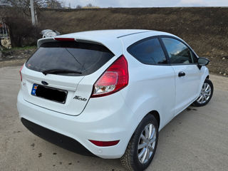 Ford Fiesta foto 3