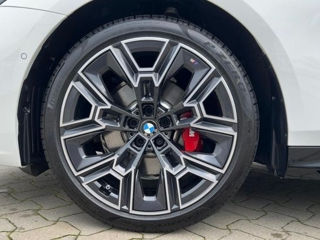 BMW 5 Series foto 7