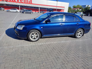 Toyota Avensis foto 3