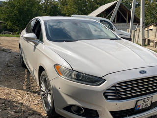 Ford Fusion foto 2