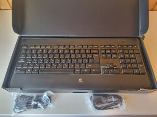 Keyboard Logitech K800