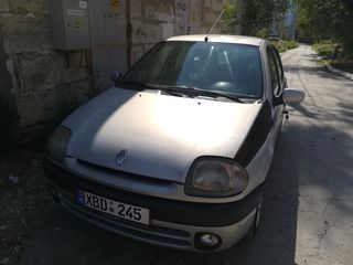 Renault Clio foto 1