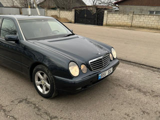 Mercedes E-Class foto 2