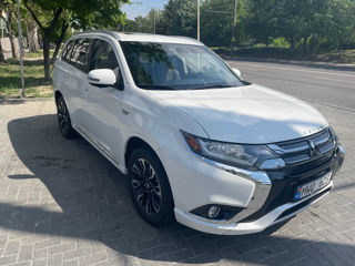 Mitsubishi Outlander foto 2