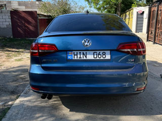 Volkswagen Jetta foto 8