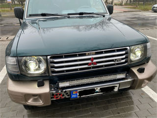 Mitsubishi Pajero foto 4