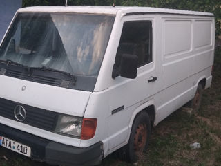 Mercedes D100 фото 0