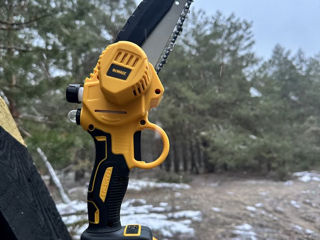 Новая ручная пила DeWalt с аккумуляторами 24V/5Ah foto 7