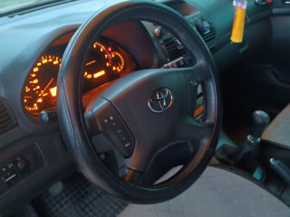 Toyota Avensis foto 5