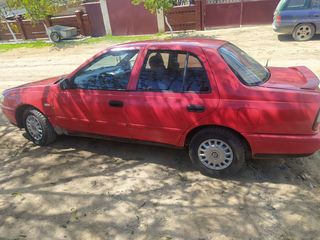 Nissan Sunny foto 7