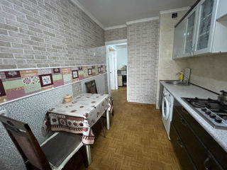 Apartament cu 2 camere, 50 m², Poșta Veche, Chișinău foto 2