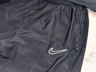 Nike L foto 2