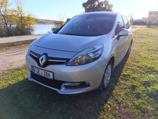 Renault Grand Scenic foto 2