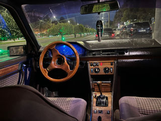 Mercedes Series (W124) foto 5