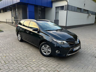 Toyota Auris foto 1