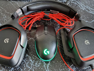 Se vinde complect din casti si mouse logitech