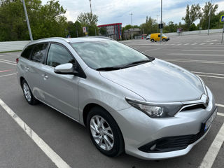 Toyota Auris foto 8