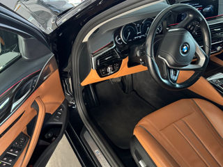 BMW 5 Series foto 8