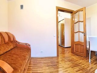 Apartament cu 2 camere, 45 m², Centru, Chișinău foto 2