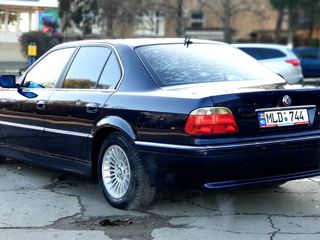 BMW 7 Series foto 4