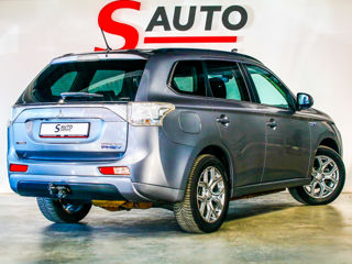 Mitsubishi Outlander foto 3