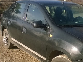 Dacia Logan foto 2