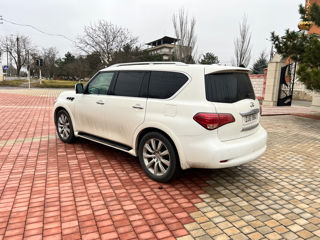 Infiniti QX56 foto 4