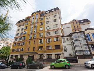 2-комн. кв., 73 м², 8/8 эт.