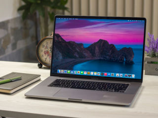 MacBook Pro 16 Retina 2021 (Core i7 9750H/16Gb DDR4/512Gb SSD/4Gb Radeon Pro 5300M/16")