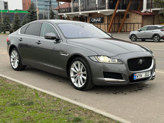 Jaguar XF foto 2