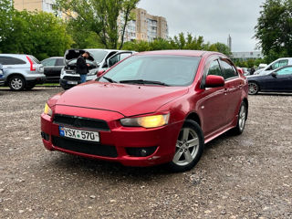 Mitsubishi Lancer foto 2