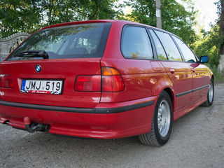 BMW 5 Series foto 8