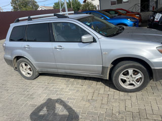 Mitsubishi Outlander foto 2