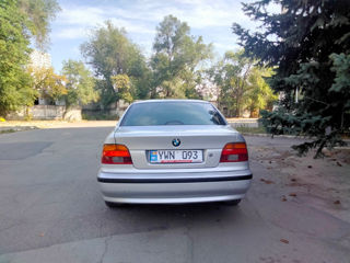 BMW 5 Series foto 5