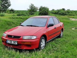 Mazda 323 foto 4