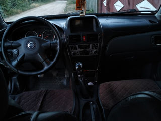 Nissan Almera foto 2